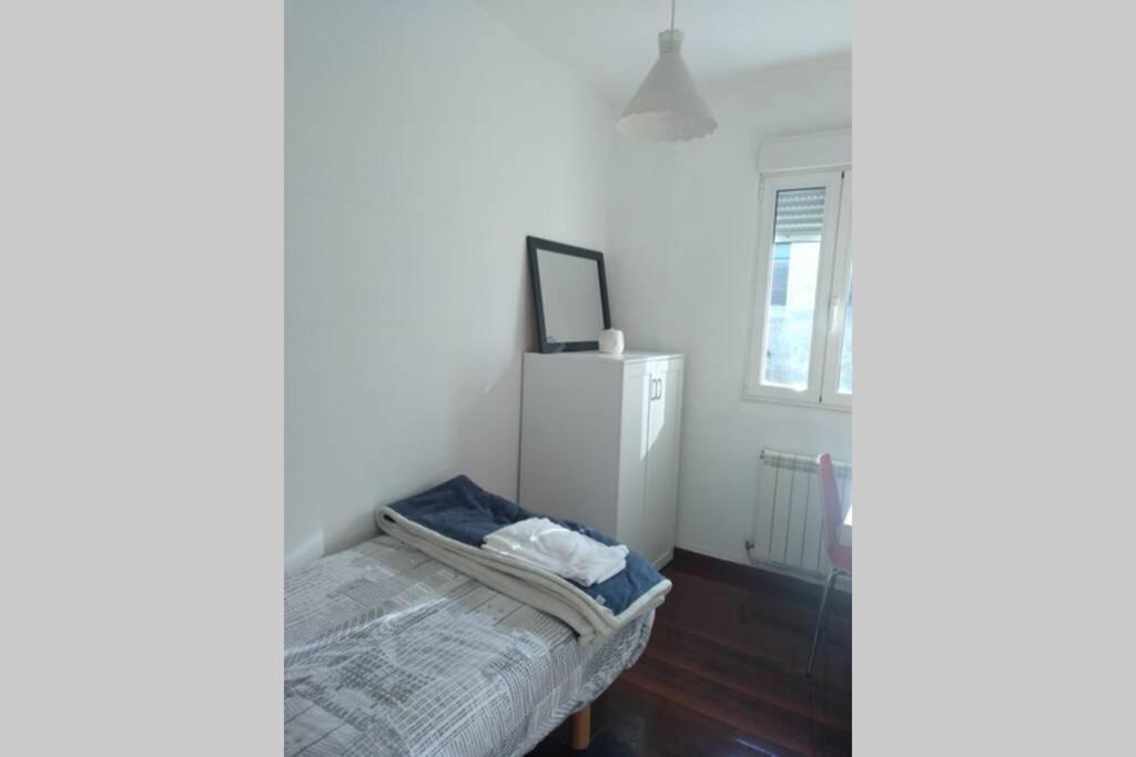 Apartamento Con Garaje Santiago De Compostela Appartamento Esterno foto