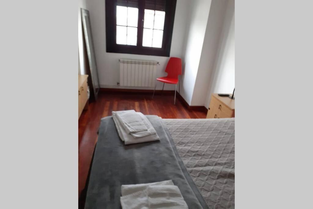 Apartamento Con Garaje Santiago De Compostela Appartamento Esterno foto